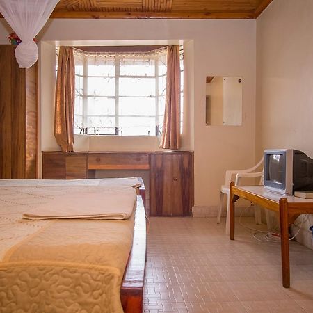 Hotel Genevieve Nakuru Exteriör bild