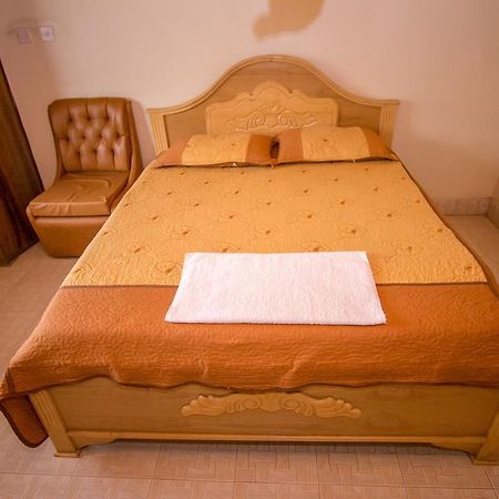 Hotel Genevieve Nakuru Exteriör bild