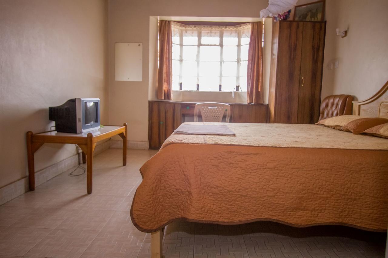Hotel Genevieve Nakuru Exteriör bild