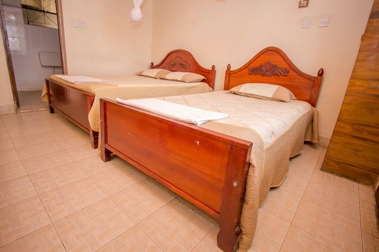 Hotel Genevieve Nakuru Exteriör bild