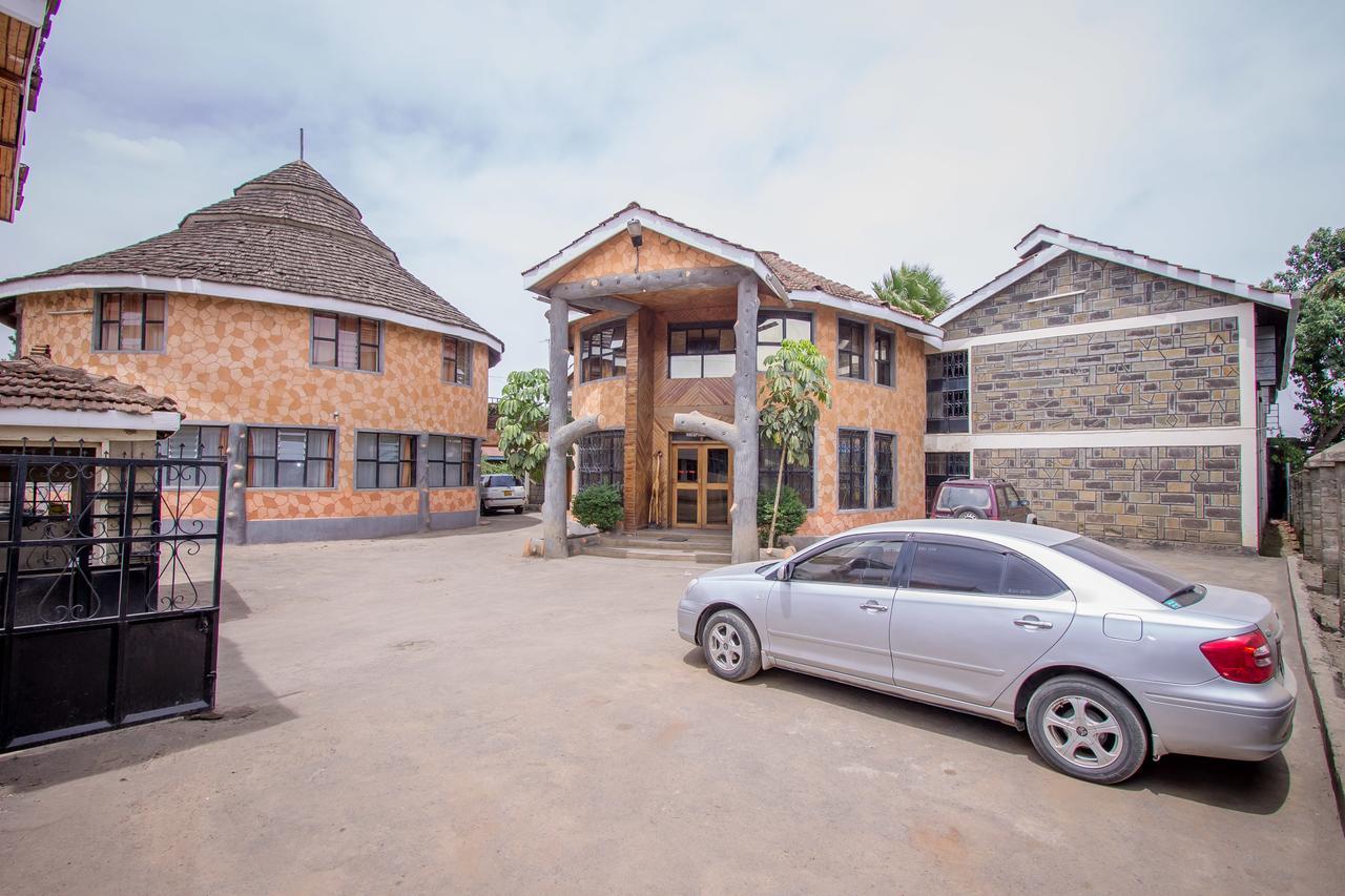 Hotel Genevieve Nakuru Exteriör bild